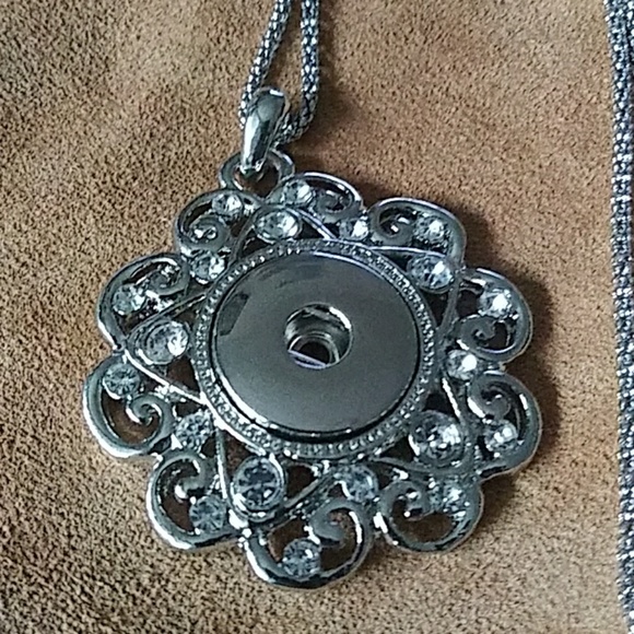 GingerSnap Pendant w/Watch - Picture 3 of 6